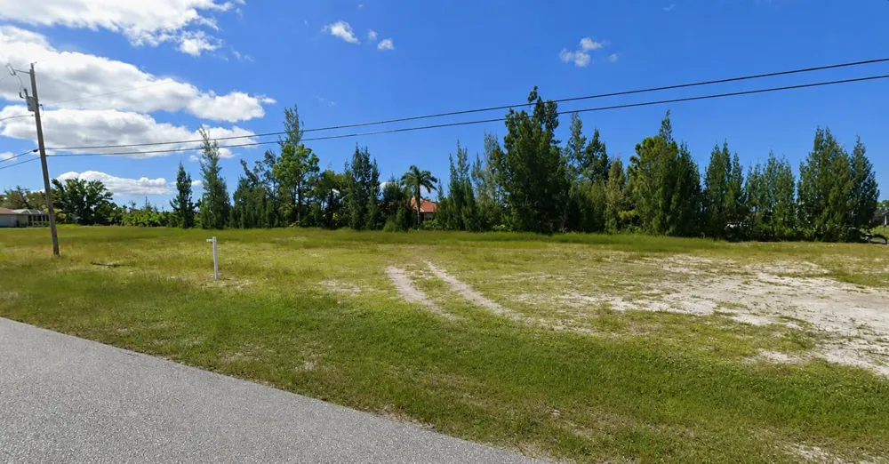 824 NE 23rd Terrace Cape Coral, FL 33909