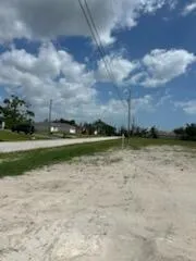 824 NE 23rd Terrace Cape Coral, FL 33909