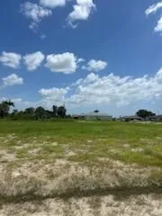824 NE 23rd Terrace Cape Coral, FL 33909
