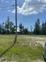 824 NE 23rd Terrace Cape Coral, FL 33909
