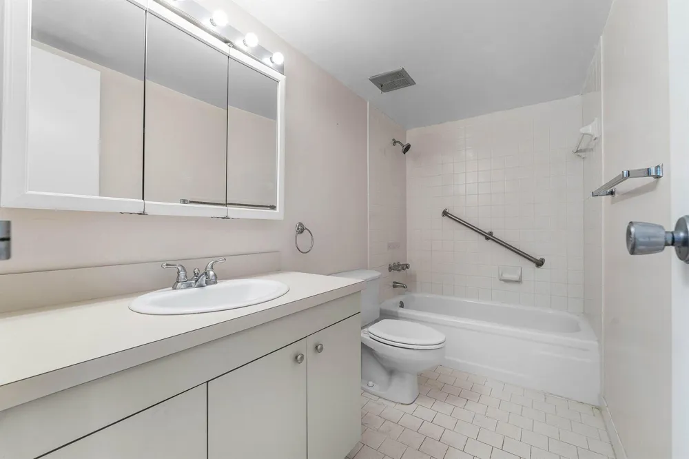 3545 S Ocean Boulevard #405 South Palm Beach, FL 33480