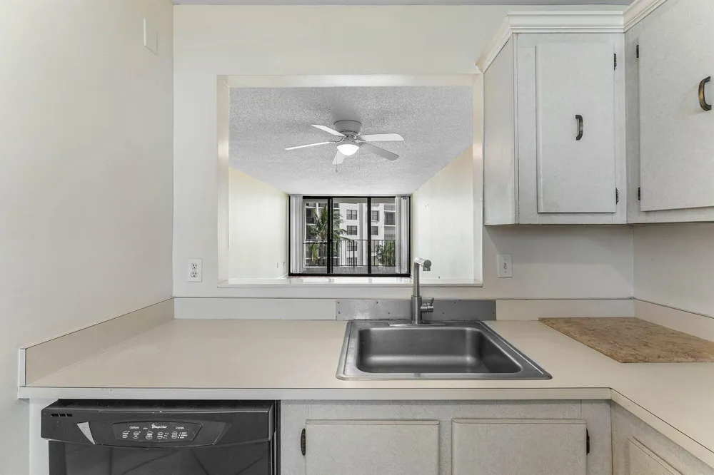 3545 S Ocean Boulevard #405 South Palm Beach, FL 33480