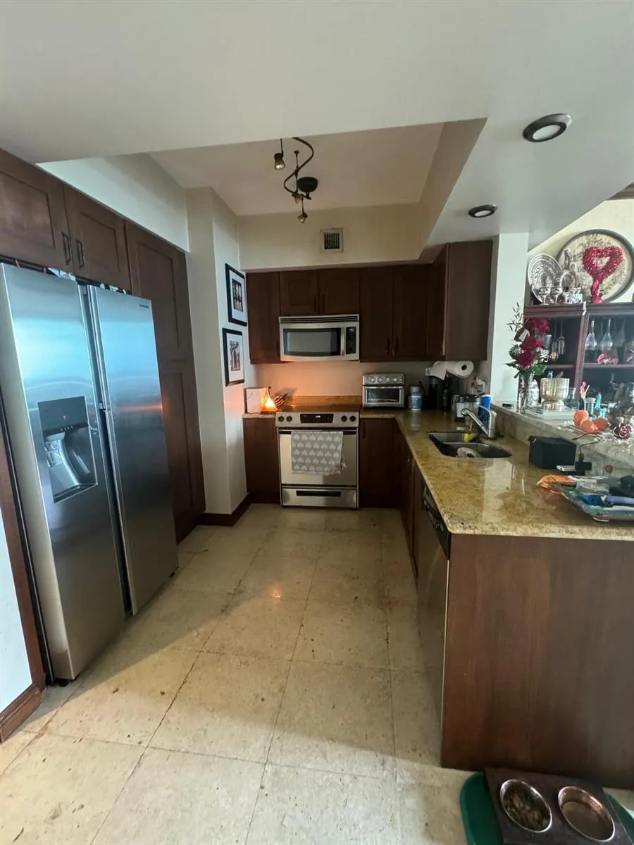 1755 E Hallandale Beach Boulevard #2104e 