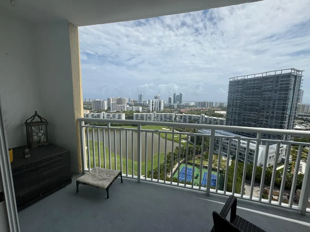 1755 E Hallandale Beach Boulevard #2104e 