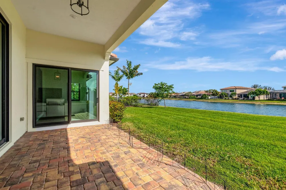 8212 Grand Prix Lane Boynton Beach, FL 33472
