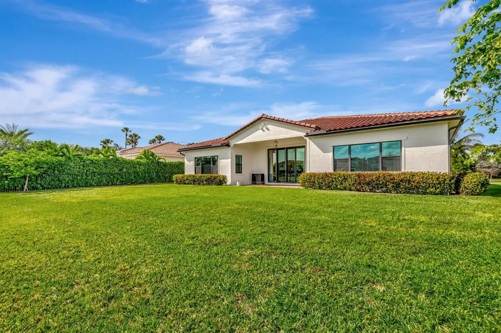8212 Grand Prix Lane Boynton Beach, FL 33472