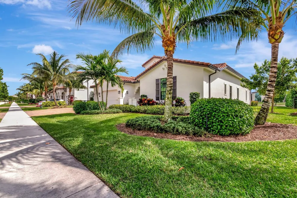 8212 Grand Prix Lane Boynton Beach, FL 33472