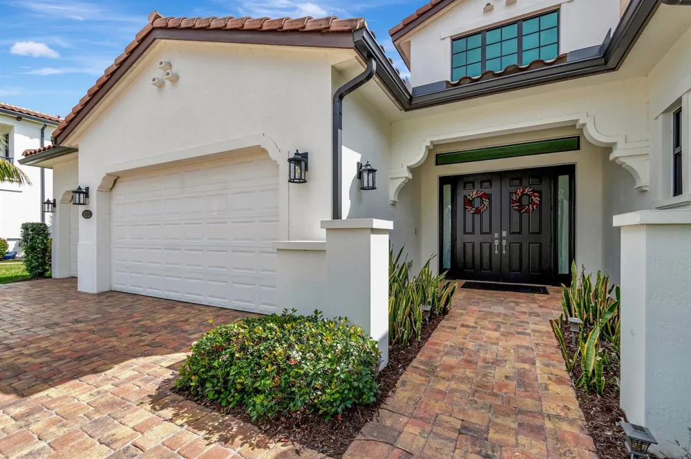 8212 Grand Prix Lane Boynton Beach, FL 33472