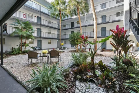 2800 Somerset Drive #418j