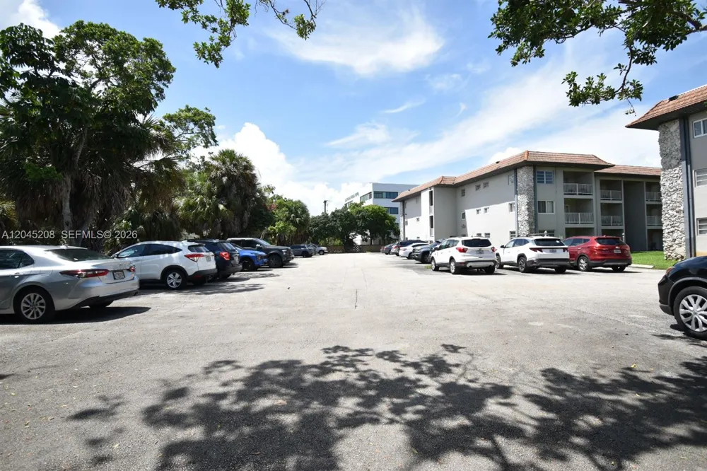 13900 Lake Placid Ct #A24 Miami Lakes, FL 33014