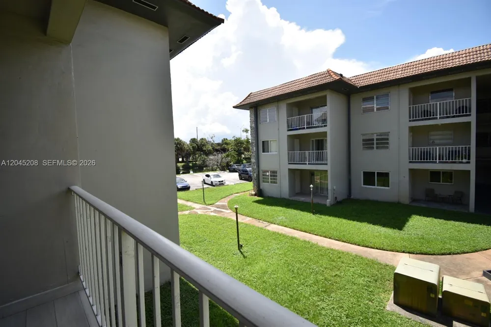 13900 Lake Placid Ct #A24 Miami Lakes, FL 33014