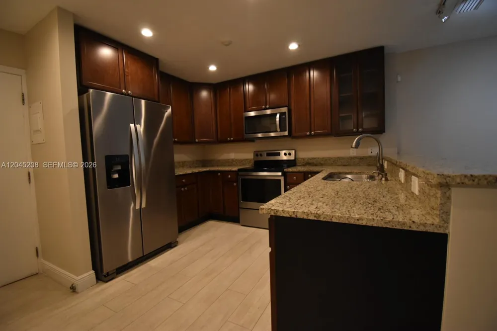 13900 Lake Placid Ct #A24 Miami Lakes, FL 33014