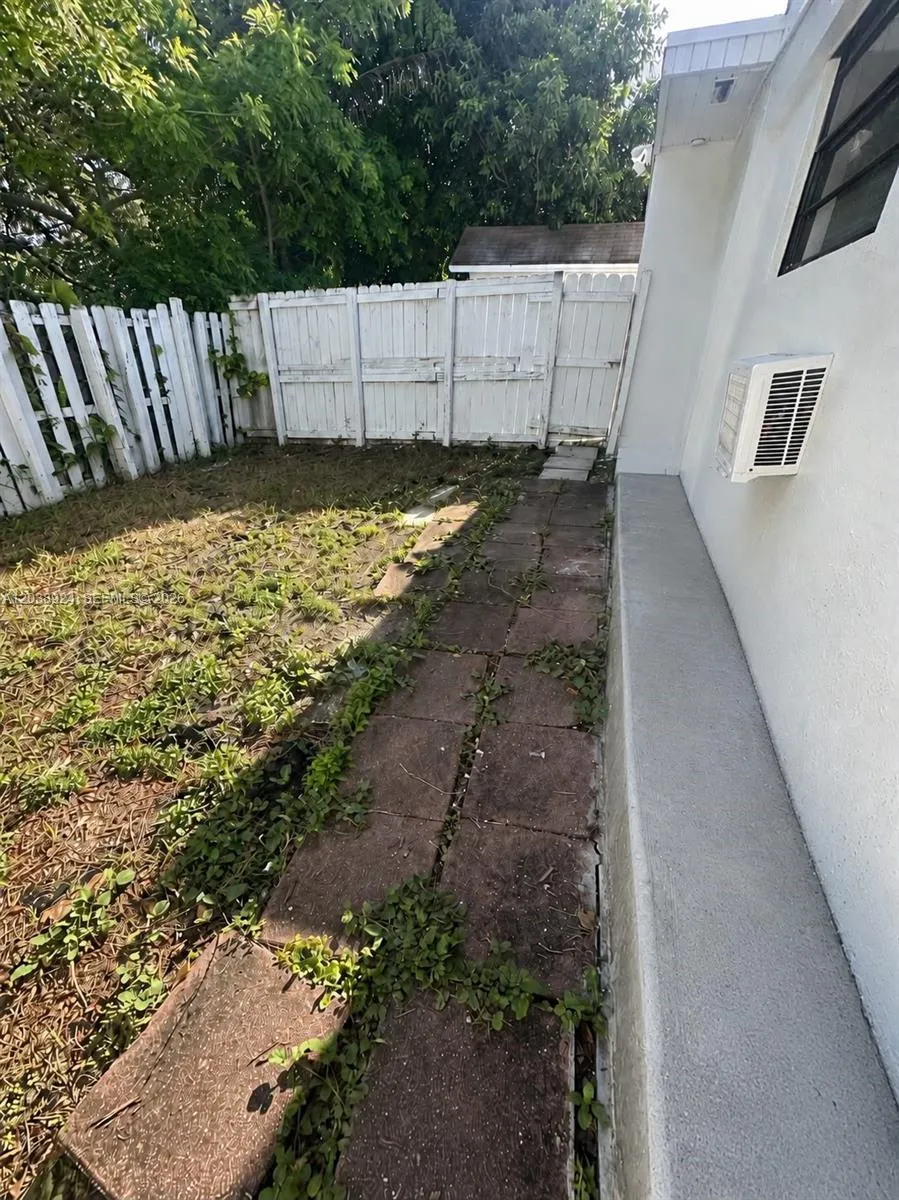 655 NW 2nd St #A Florida City, FL 33034
