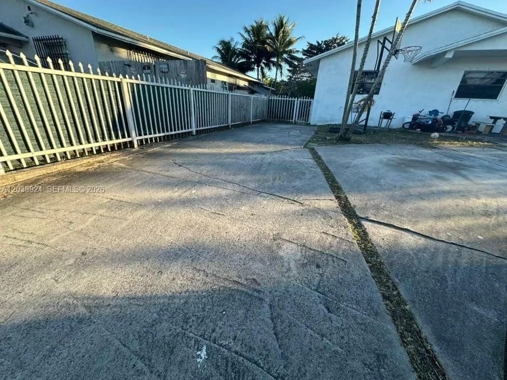 655 NW 2nd St #A Florida City, FL 33034