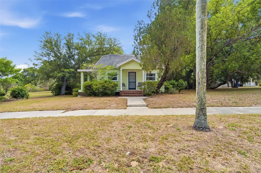 1747 APACHE TRAIL Clearwater, FL 33755