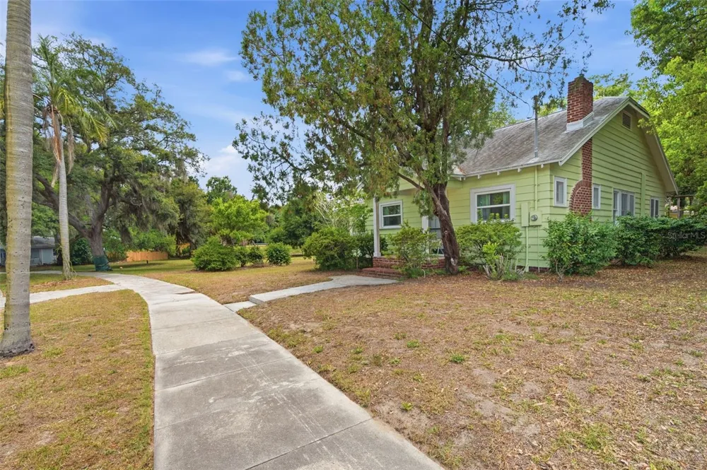 1747 APACHE TRAIL Clearwater, FL 33755