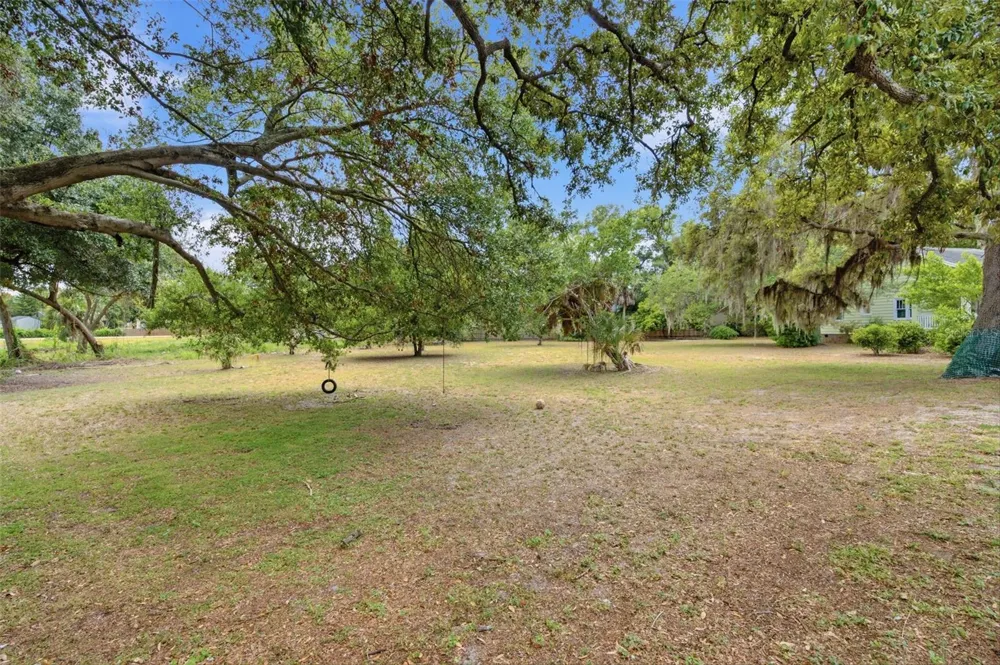 1747 APACHE TRAIL Clearwater, FL 33755