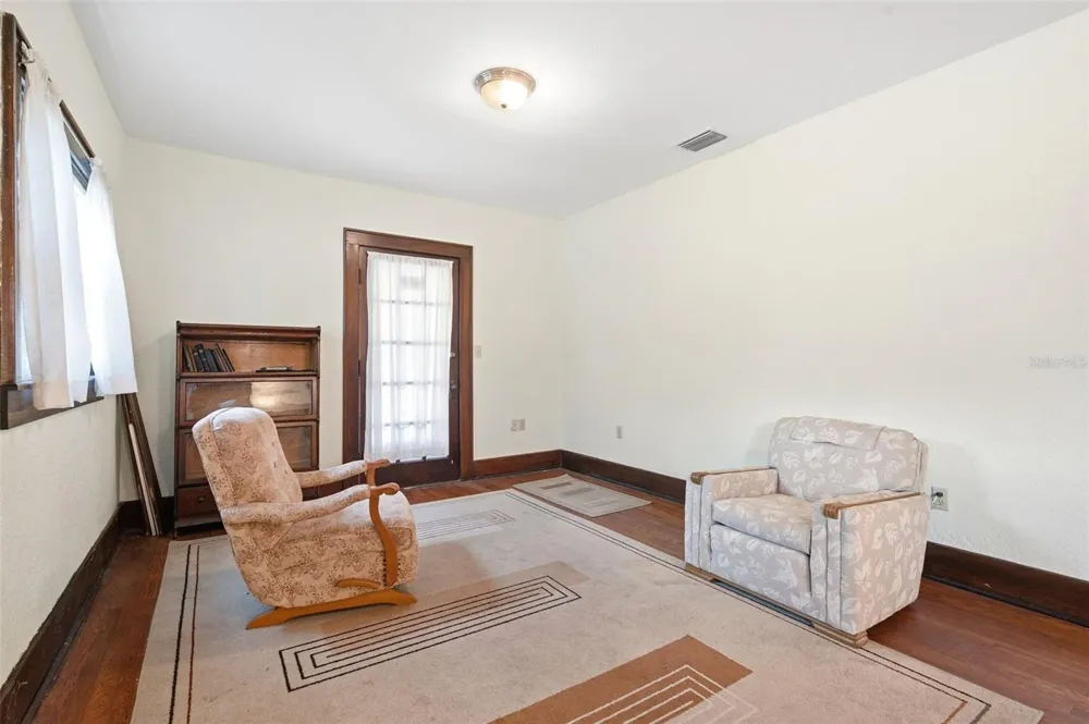 1747 APACHE TRAIL Clearwater, FL 33755