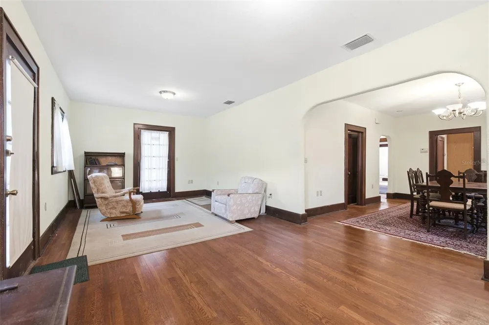 1747 APACHE TRAIL Clearwater, FL 33755