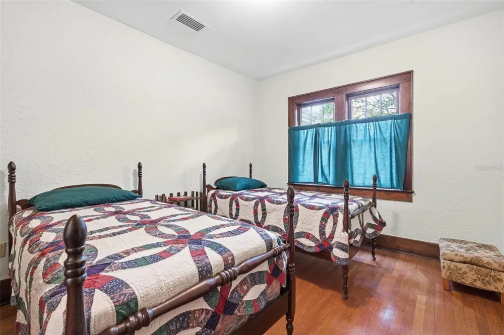 1747 APACHE TRAIL Clearwater, FL 33755