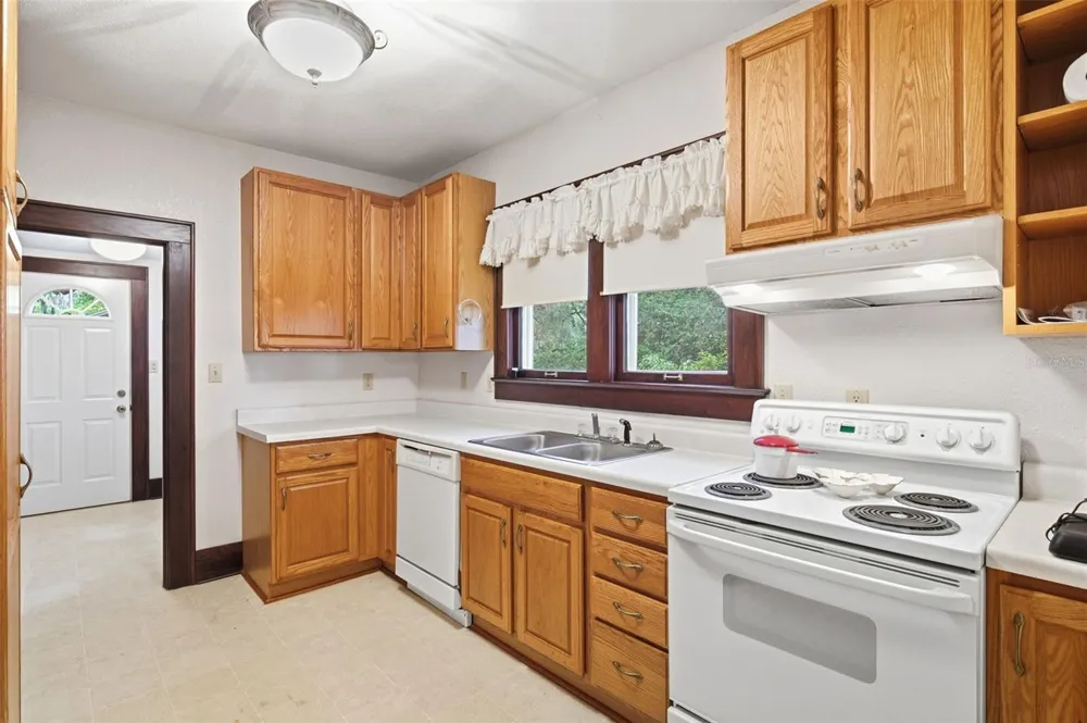 1747 APACHE TRAIL Clearwater, FL 33755