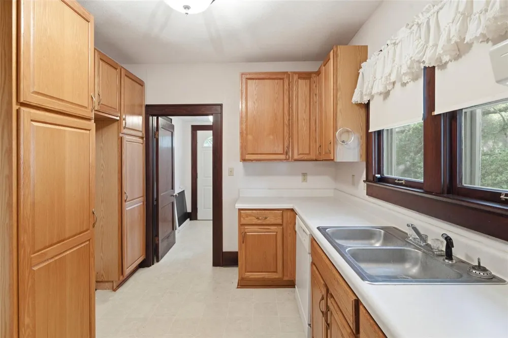 1747 APACHE TRAIL Clearwater, FL 33755