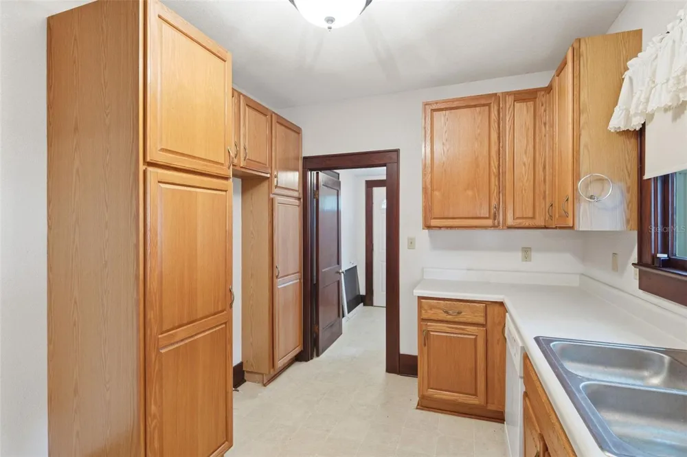 1747 APACHE TRAIL Clearwater, FL 33755
