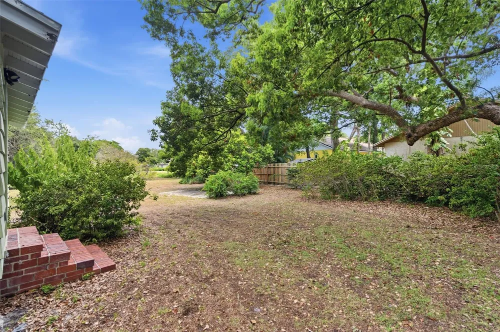 1747 APACHE TRAIL Clearwater, FL 33755