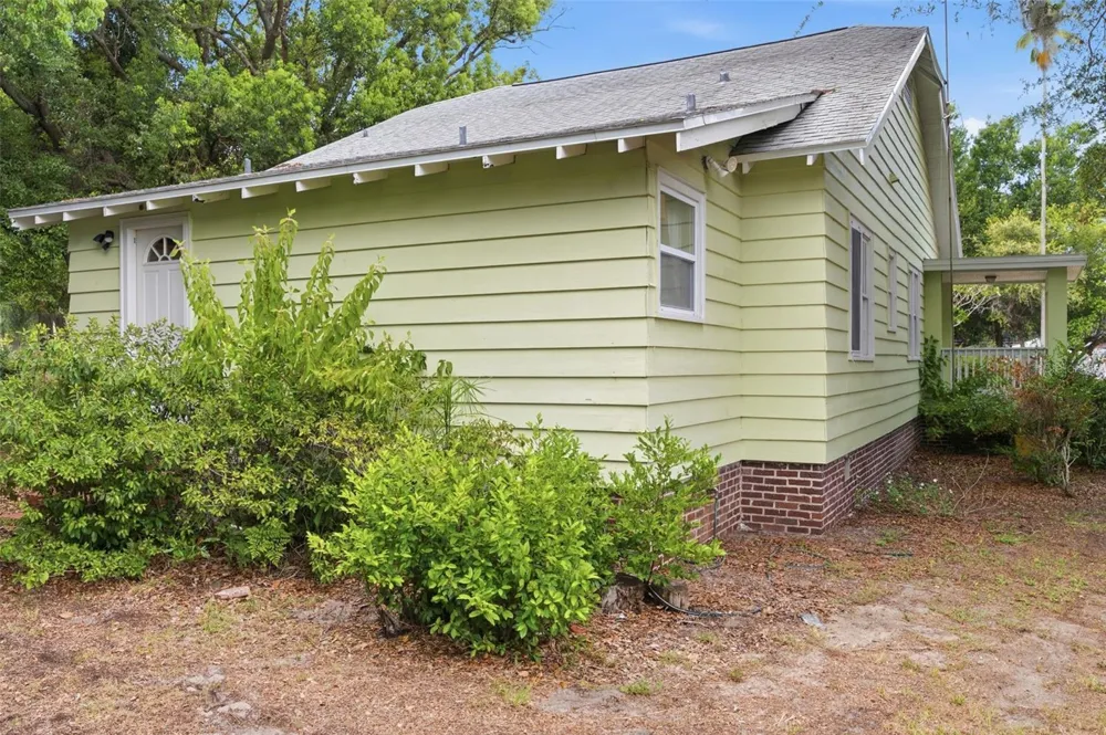 1747 APACHE TRAIL Clearwater, FL 33755