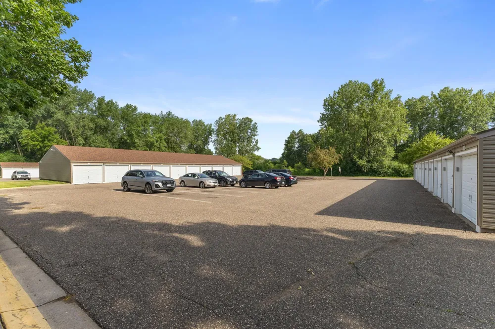 1225 Ferndale Street #B9 Maplewood, MN 55119