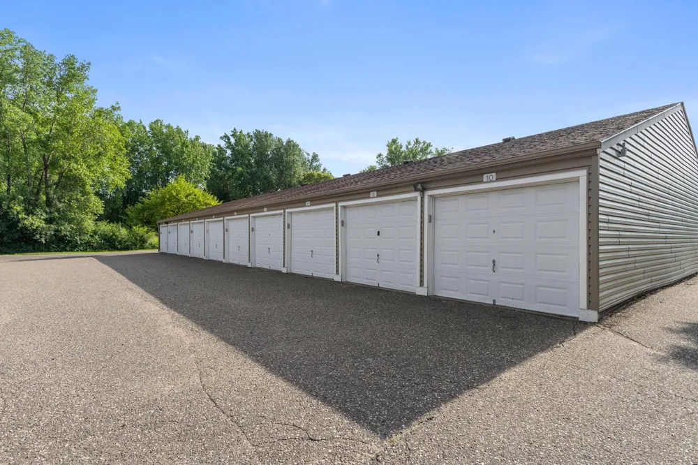 1225 Ferndale Street #B9 Maplewood, MN 55119