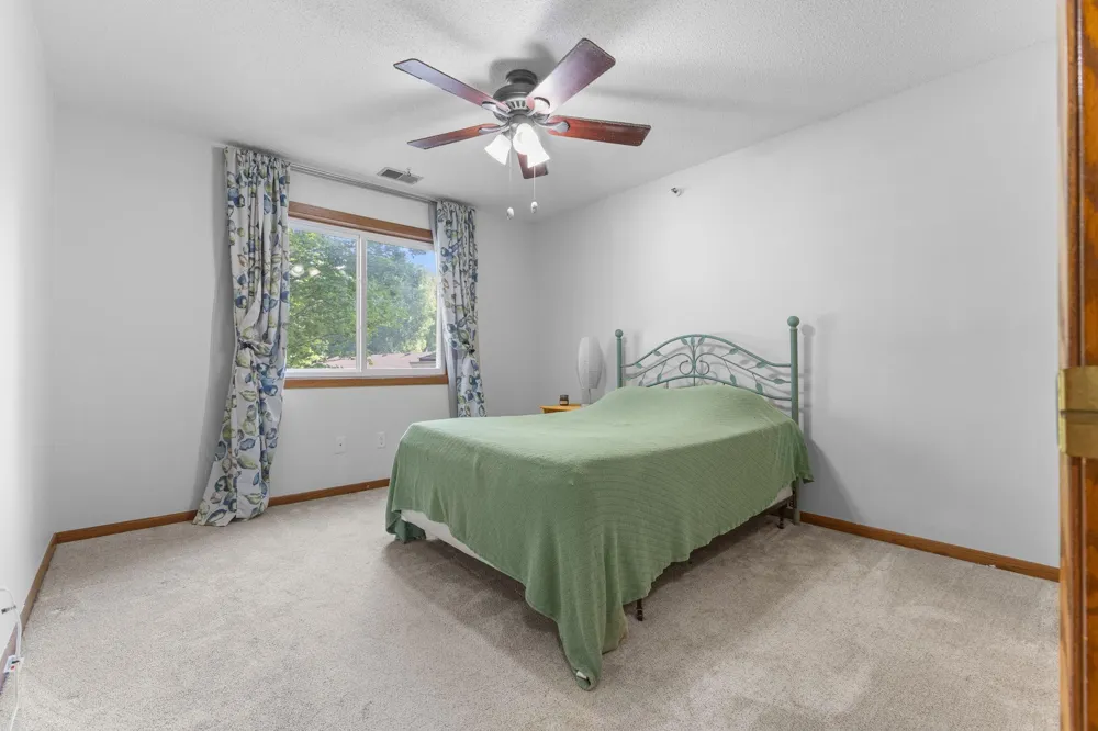 1225 Ferndale Street #B9 Maplewood, MN 55119