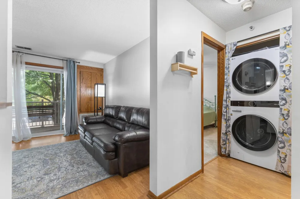 1225 Ferndale Street #B9 Maplewood, MN 55119