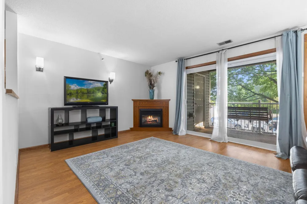 1225 Ferndale Street #B9 Maplewood, MN 55119