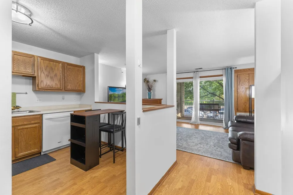 1225 Ferndale Street #B9 Maplewood, MN 55119