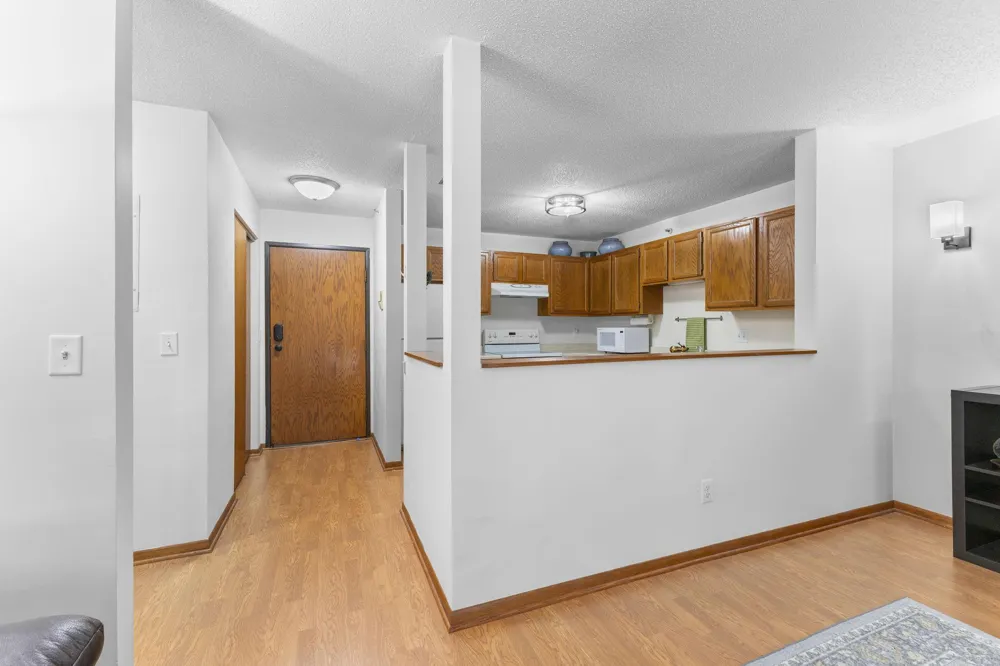 1225 Ferndale Street #B9 Maplewood, MN 55119