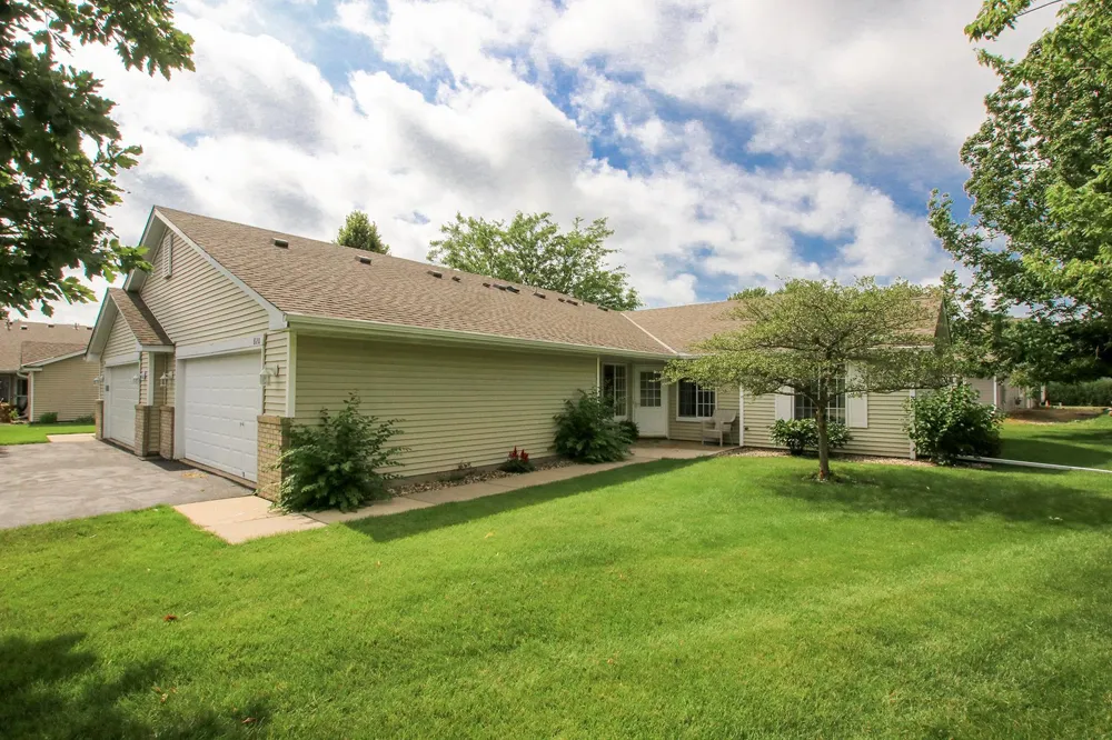 820 Greensview Court NW Hutchinson, MN 55350