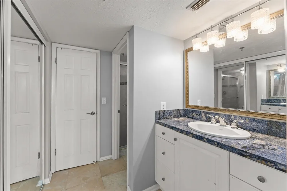530 E CENTRAL BOULEVARD #503 Orlando, FL 32801