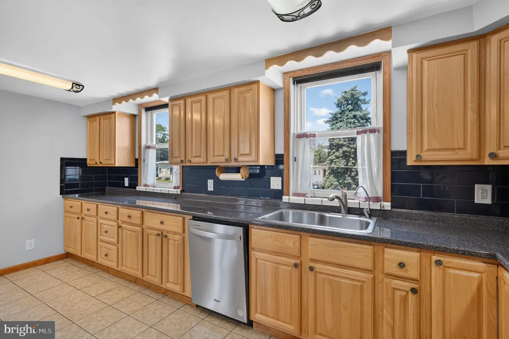 1100 SURREY ROAD Philadelphia, PA 19115