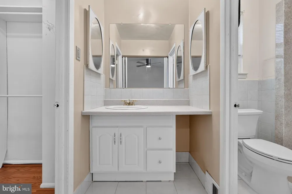 1100 SURREY ROAD Philadelphia, PA 19115