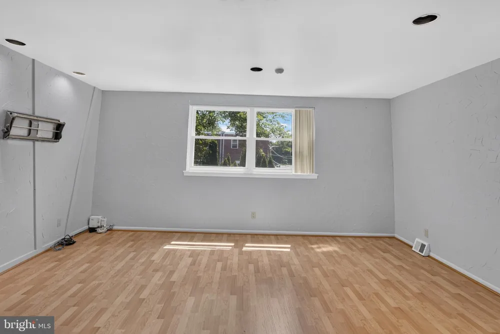 1100 SURREY ROAD Philadelphia, PA 19115