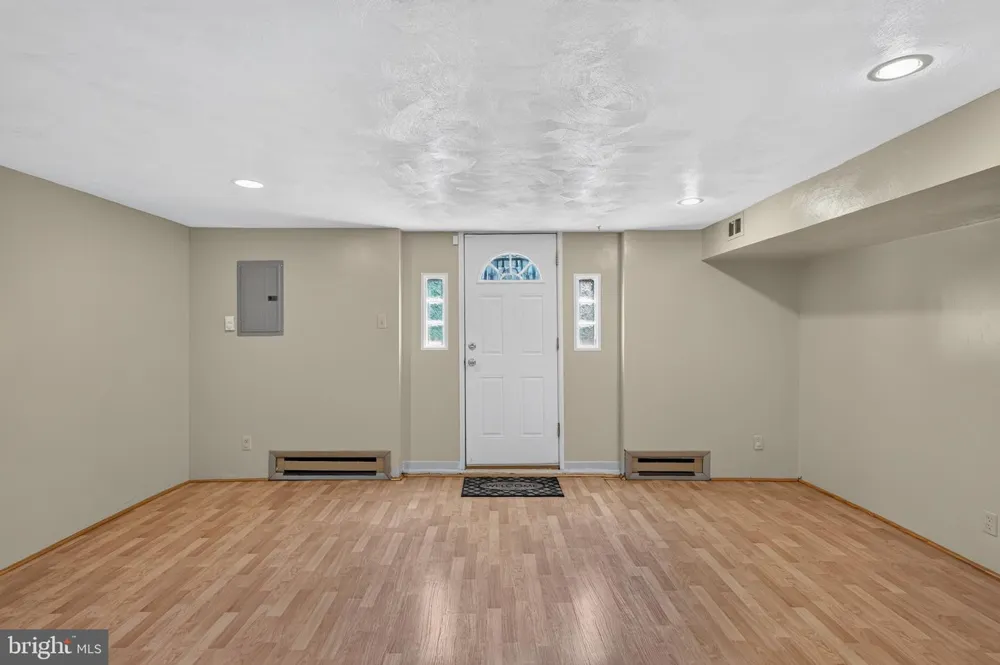 1100 SURREY ROAD Philadelphia, PA 19115