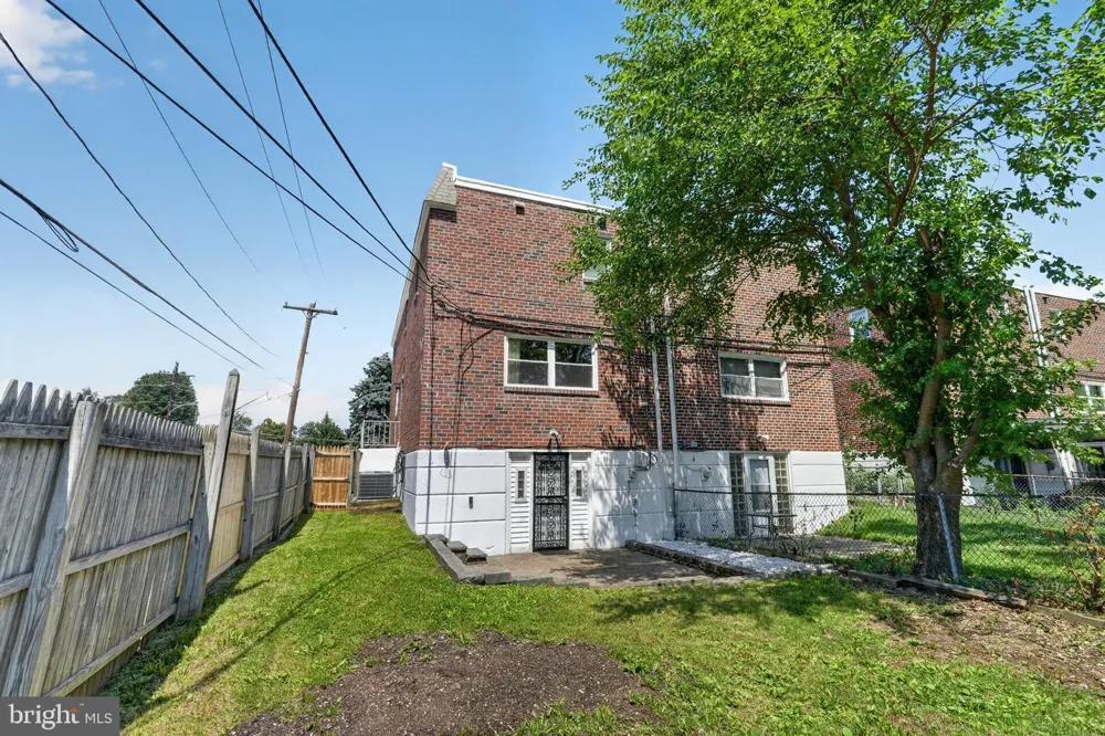 1100 SURREY ROAD Philadelphia, PA 19115