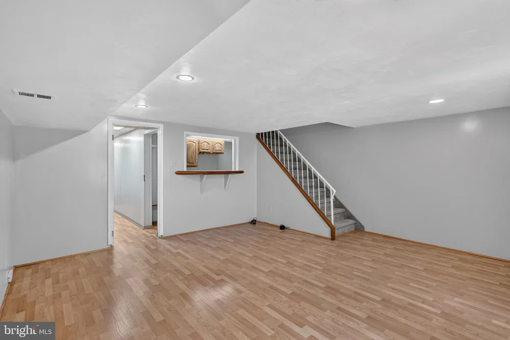 1100 SURREY ROAD Philadelphia, PA 19115