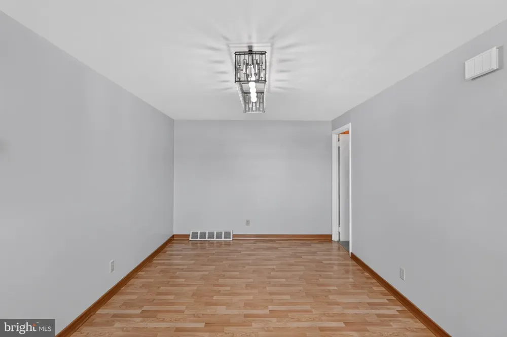 1100 SURREY ROAD Philadelphia, PA 19115