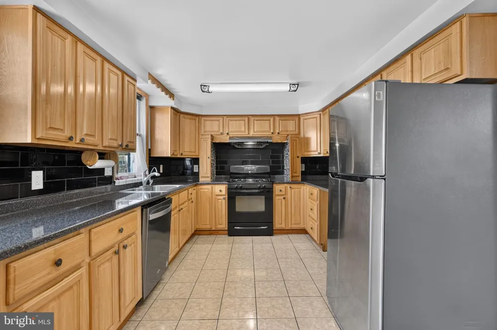1100 SURREY ROAD Philadelphia, PA 19115