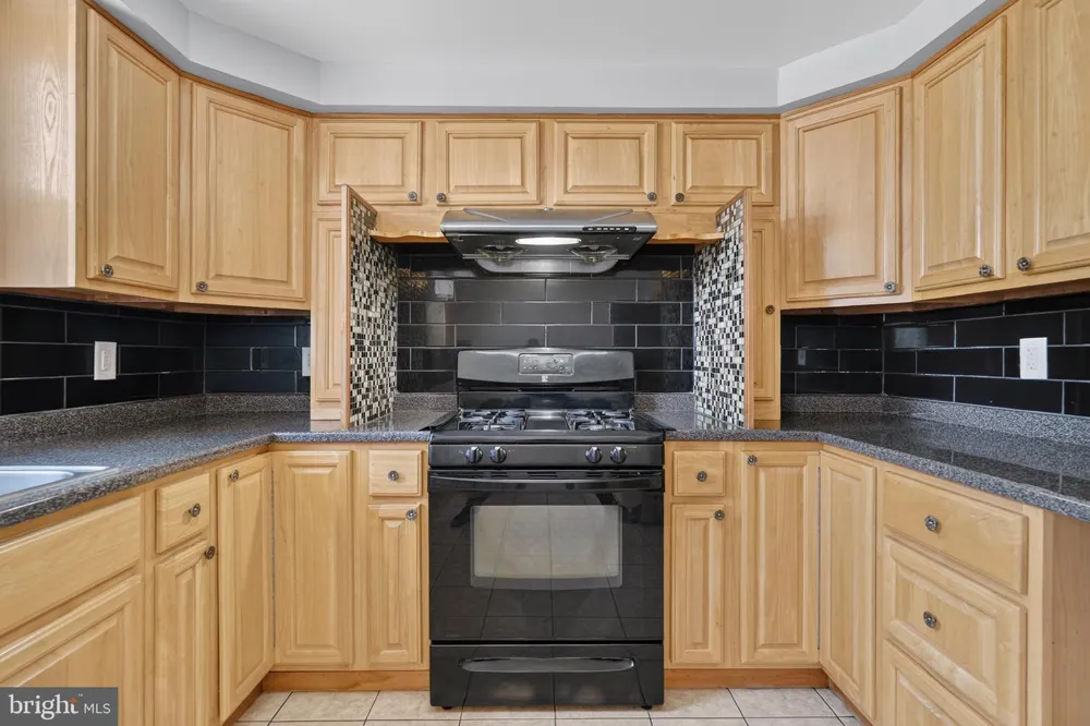 1100 SURREY ROAD Philadelphia, PA 19115