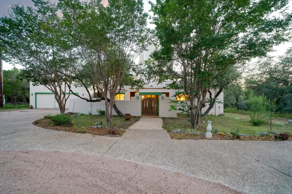 8300 Lime Creek Road Volente, TX 78641
