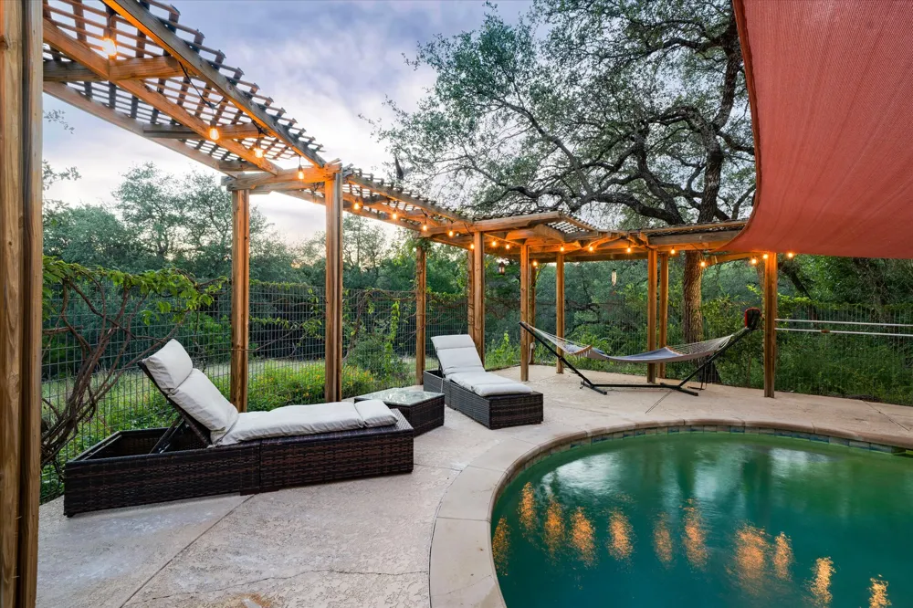 8300 Lime Creek Road Volente, TX 78641