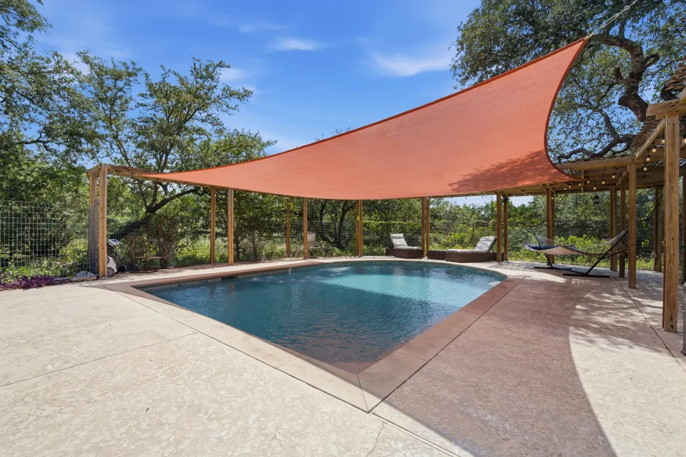 8300 Lime Creek Road Volente, TX 78641